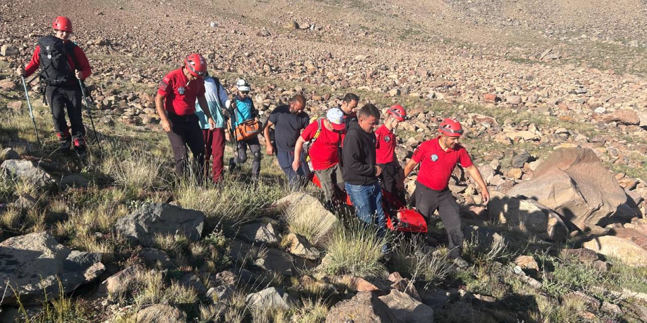 Erciyes Dağı'nda mahsur kalmışlardı: İyi haber geldi