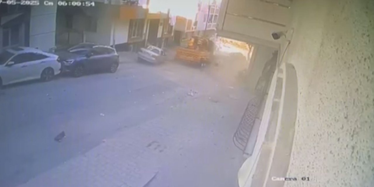 Başakşehir'de kayan vinç park halindeki 23 araca çarptı