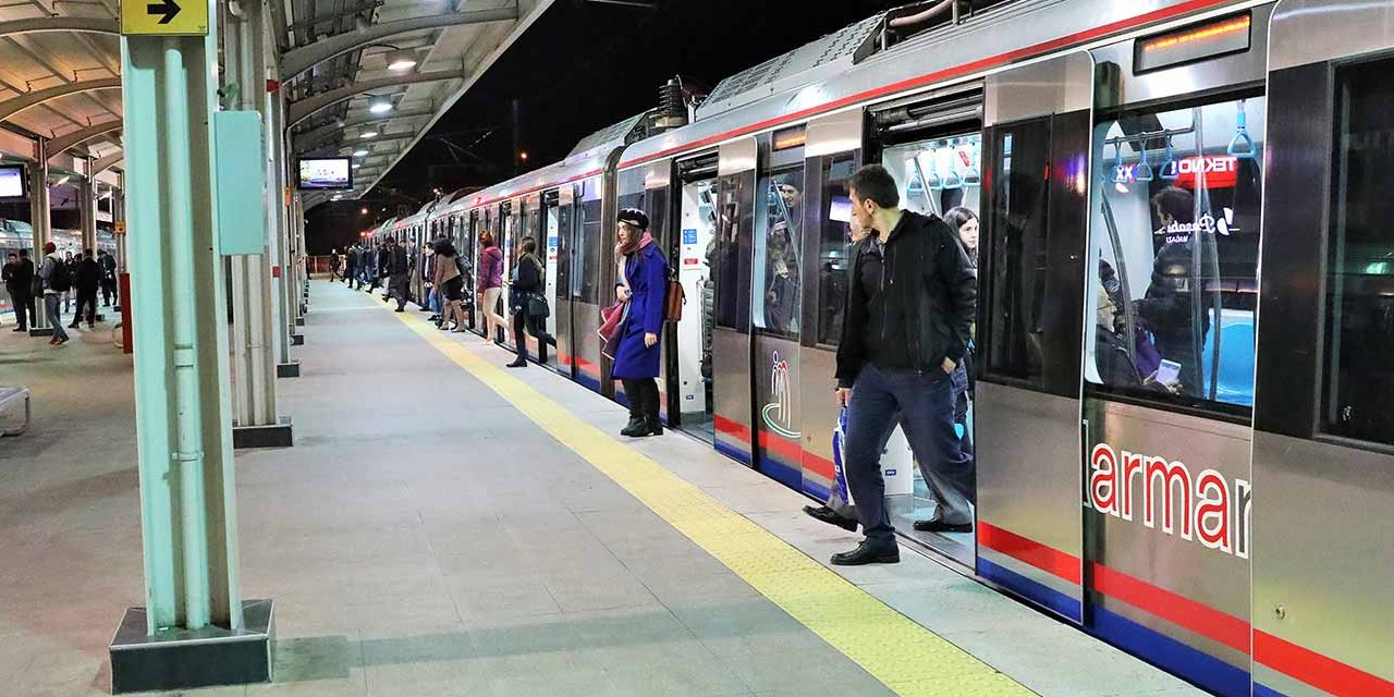 Marmaray'da büyük çile! Teknik 'aksaklık' denildi