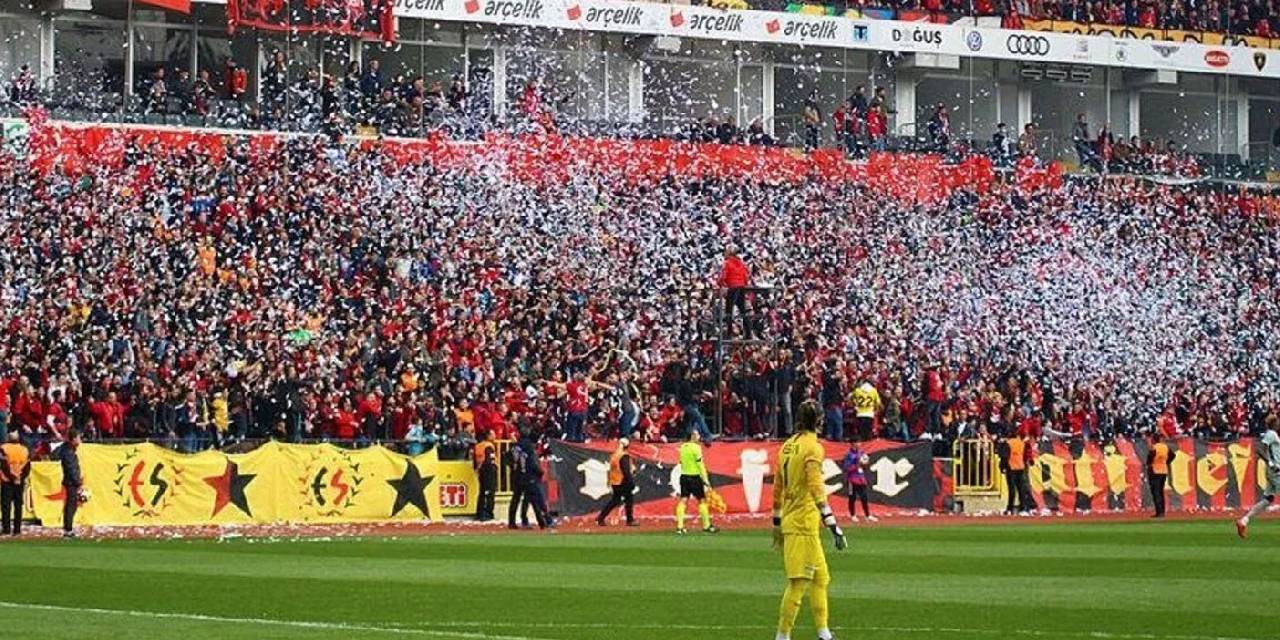 Şampiyon takımın kalecisi istemeden veda etti