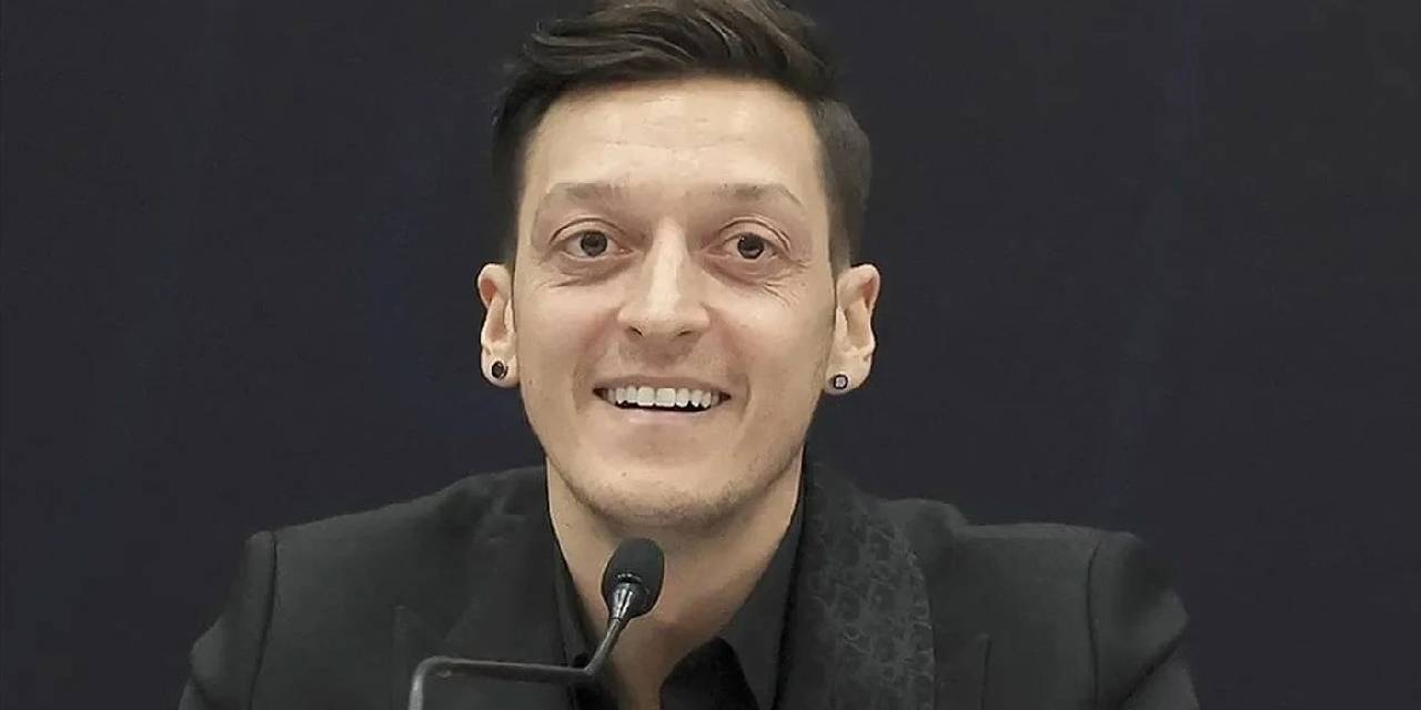Mesut Özil imzayı attı