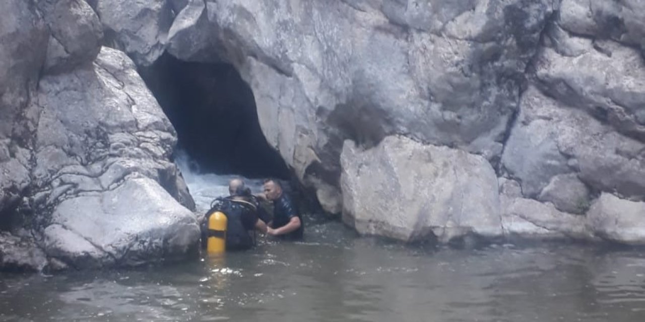Kanyondan şelaleye düşen kişi hayatını kaybetti