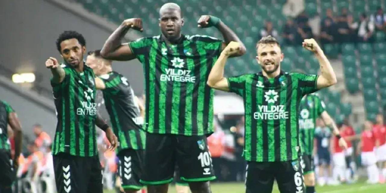 Takımı 16 yıl sonra Süper Lig'e çıkarıp veda etti