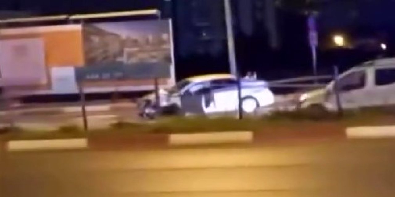 Kaldırımda yürüyen baba-oğula otomobil çarptı: İkisi de hayatını kaybetti