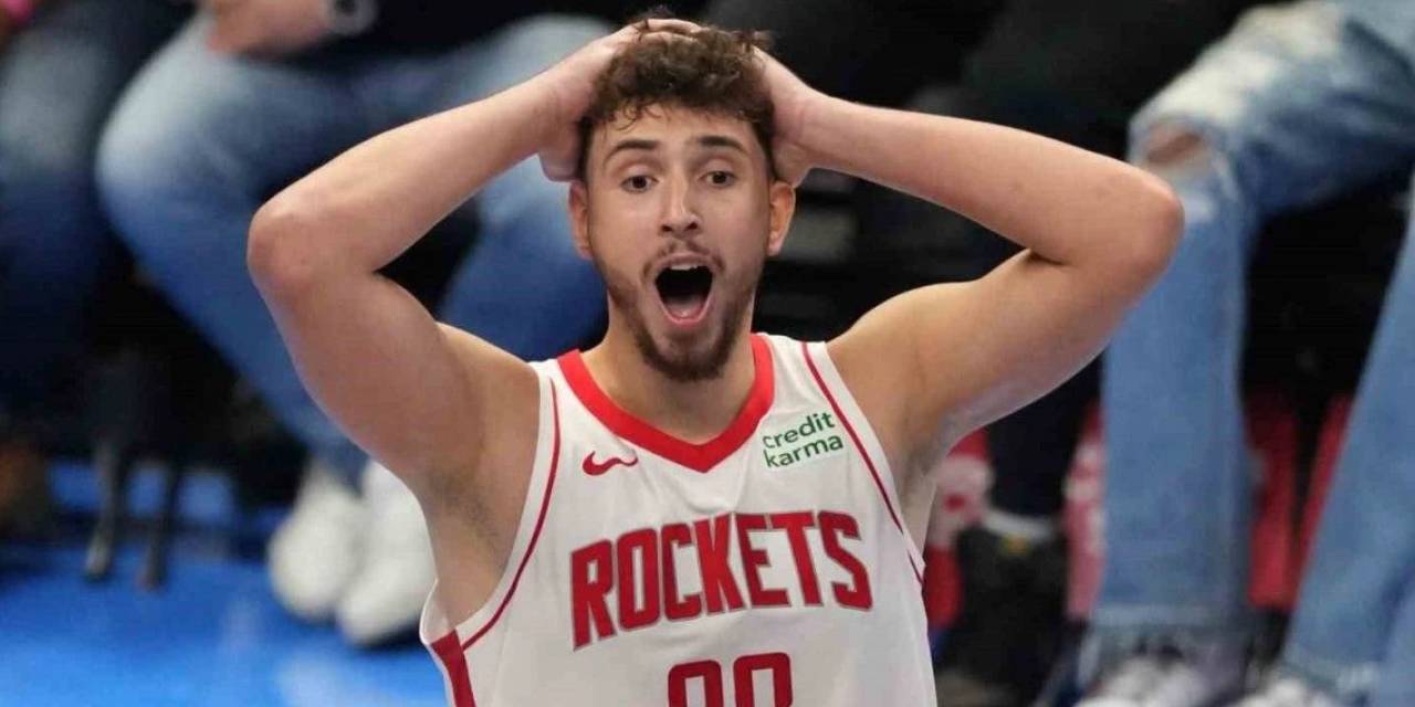 Alperen Şengün Bebek'te mekan çıkışı yakalandı