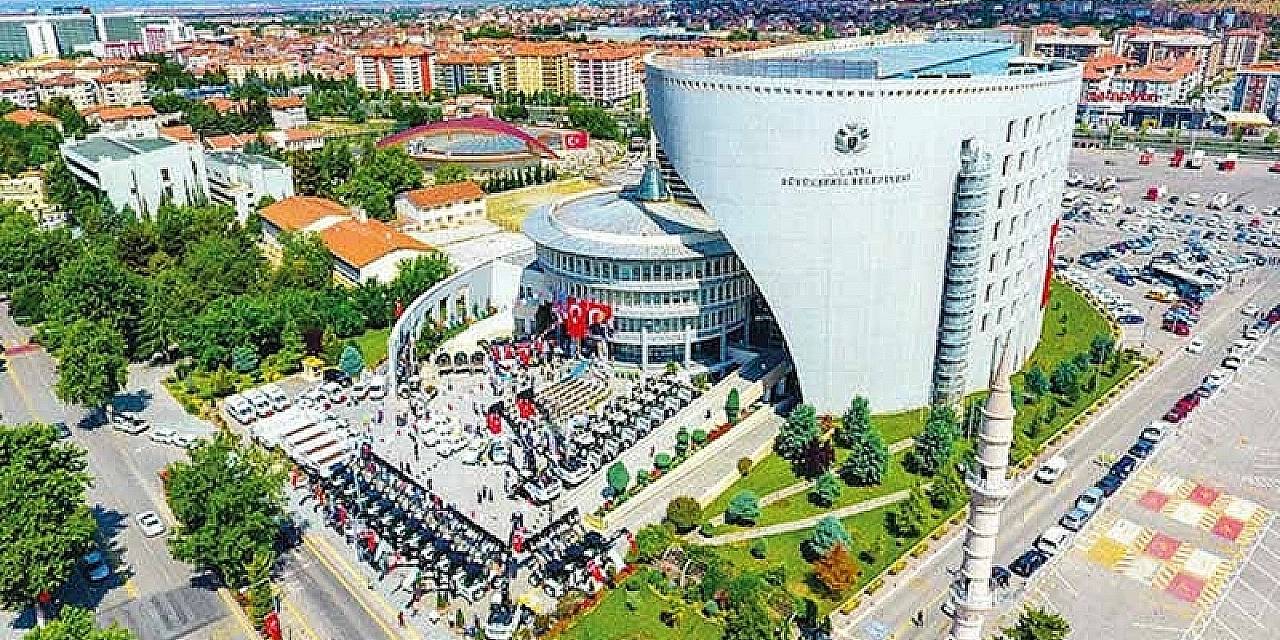 Malatyalılar belediyeye yürümeye başladı