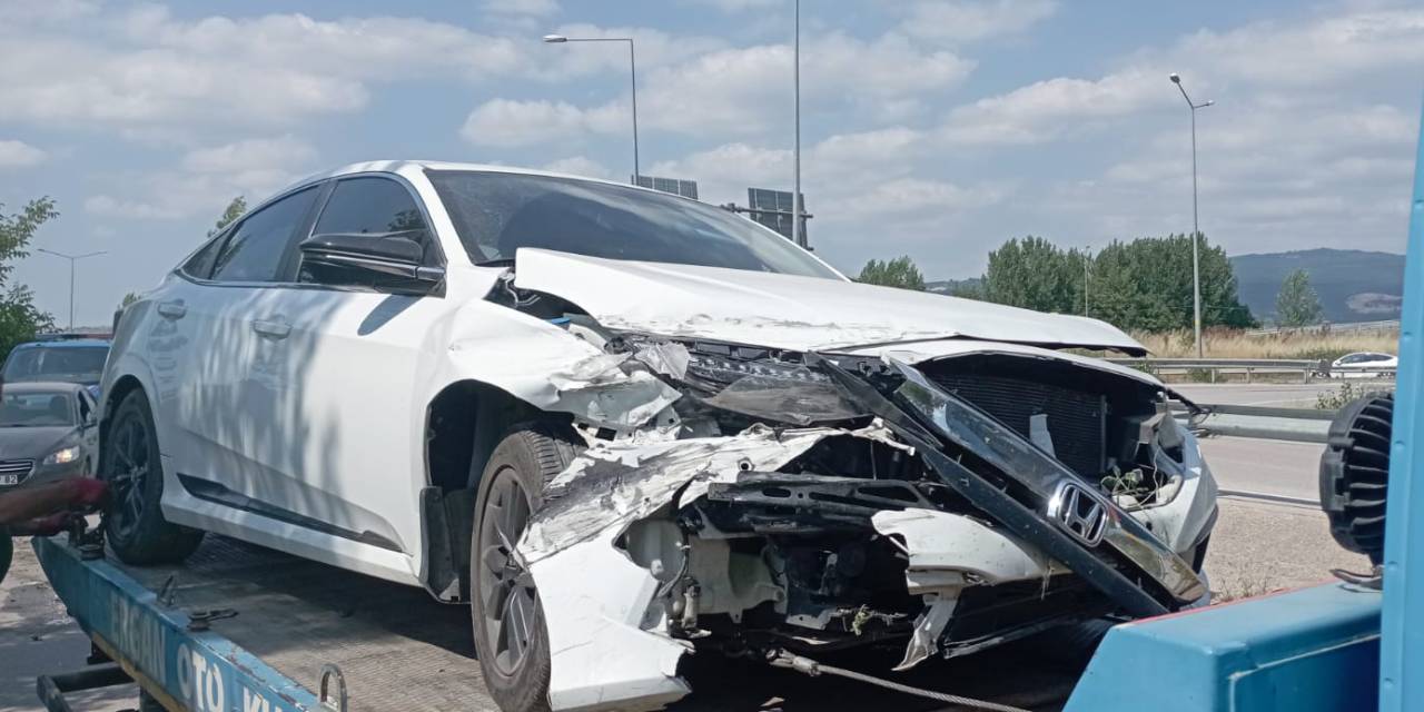 Bursa'da otomobil kazası! 4 kişi yaralandı