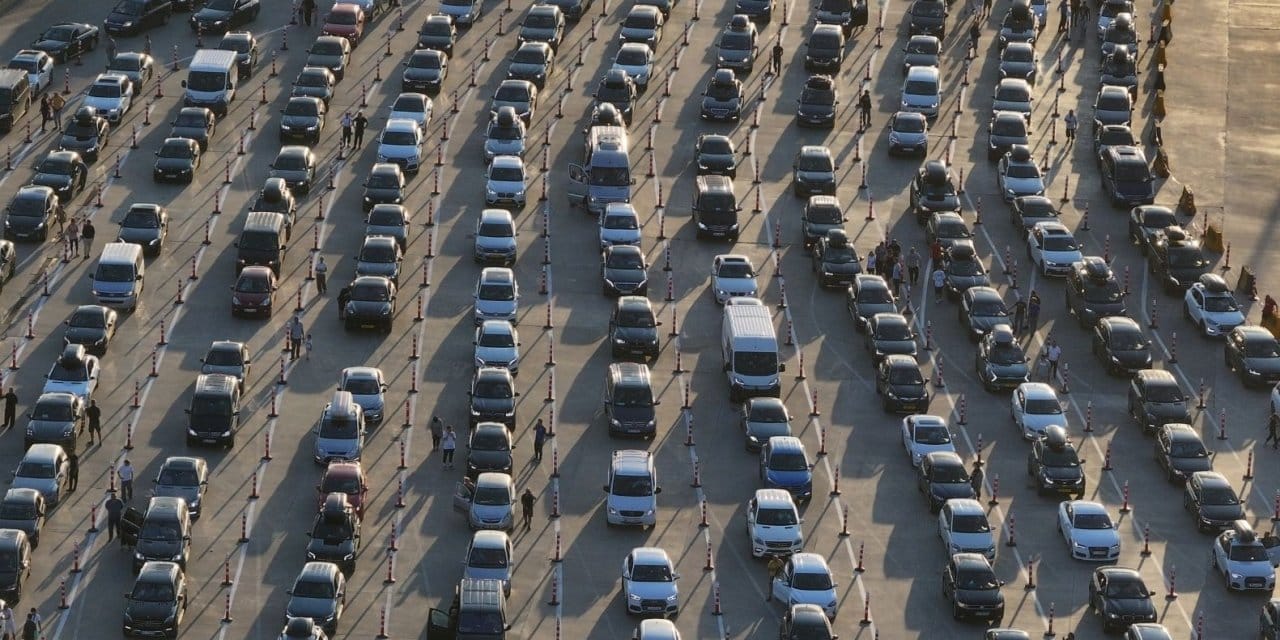 Sınır kapılarında gurbetçi akını: Üç haftada 620 bin kişi giriş yaptı