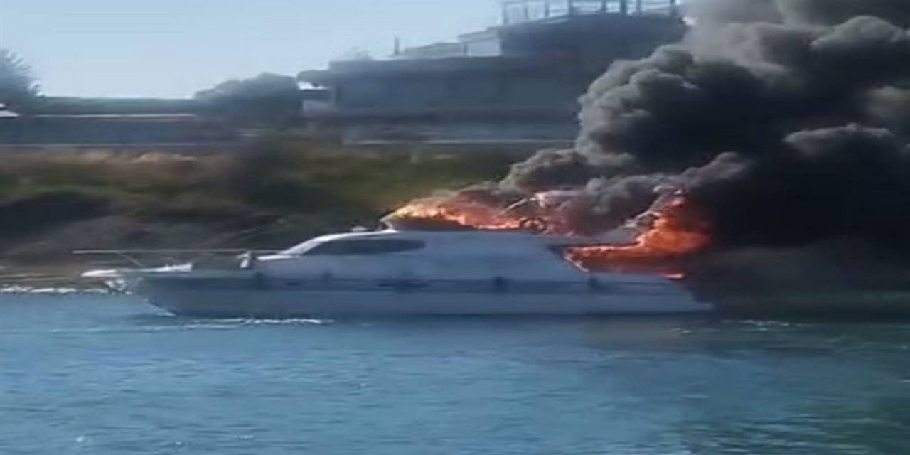 Çeşme'de marinada bağlı motoryat yandı: O anlar kamerada