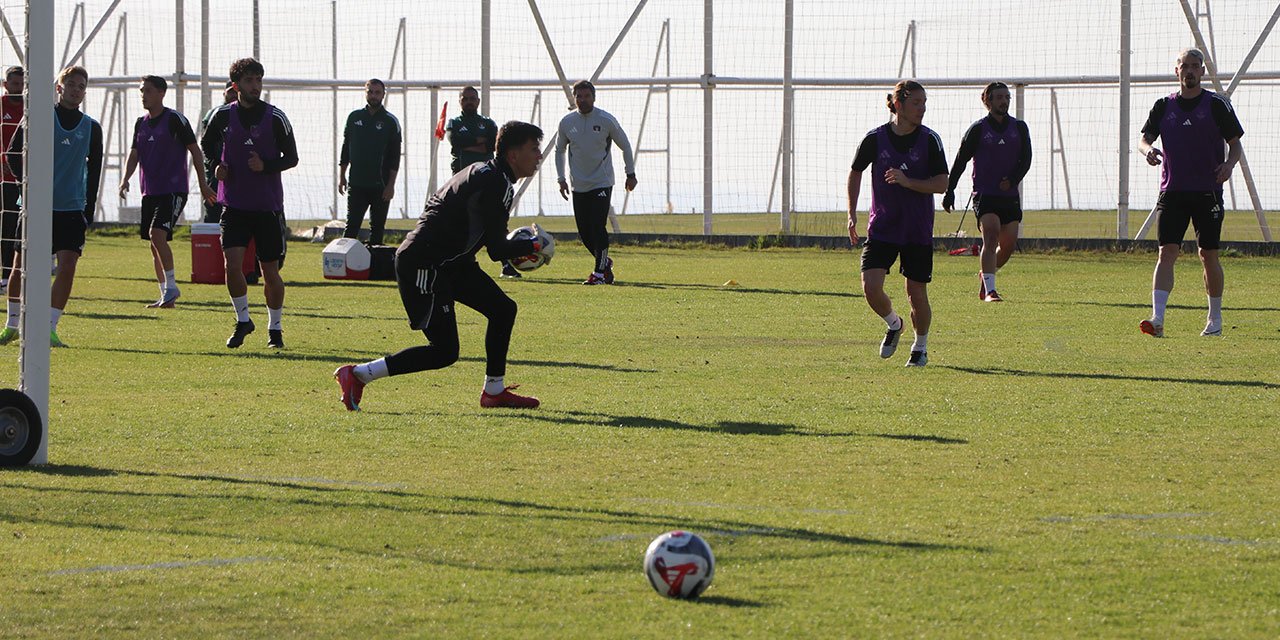 Şampiyon oldu 20 futbolcuyu kapının önüne koydu