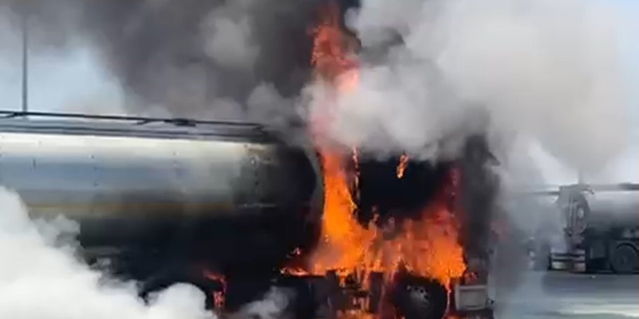 Sınırın yanı başında akaryakıt yüklü tanker alev alev yandı