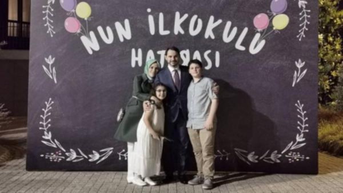 Çorlu tren faciasında kızını kaybeden anneden Berat Albayarak'a "aile fotoğrafı" tepkisi