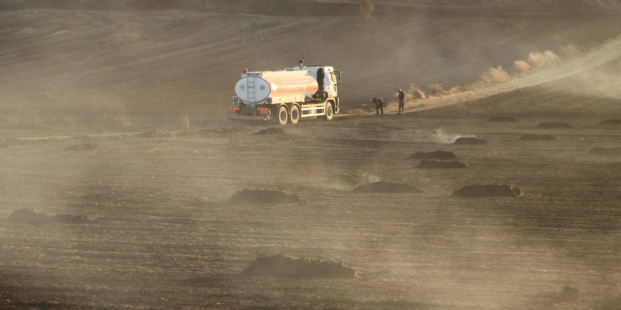 Tekirdağ'da korkutan anız yangını: İtafiye eri ve muhtar yaralandı