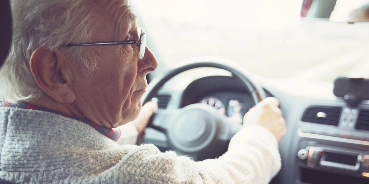 75 yaş üstü sürücüler trafikten men edilecek