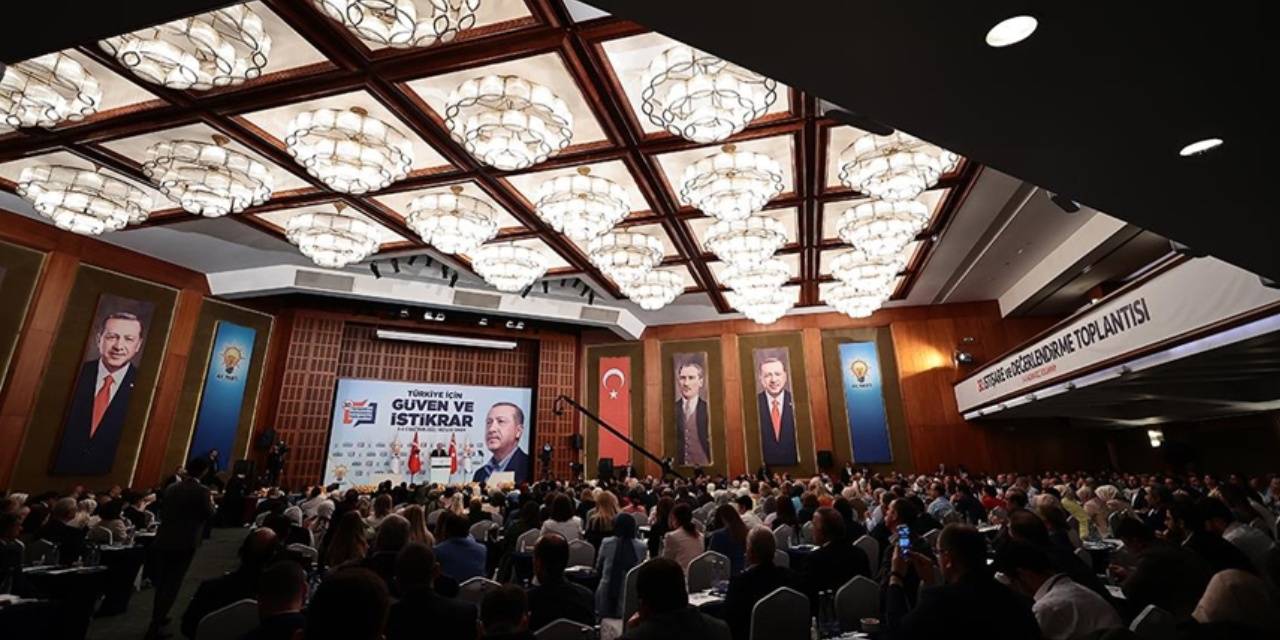 AKP kampında kim kime ne dedi? İşte ortalığı karıştıran o 4 büyük tartışma