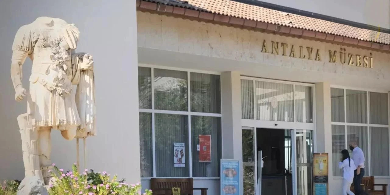 Antalya'nın sembolü yıkılacak! Milyarlarca liralık proje iddiası