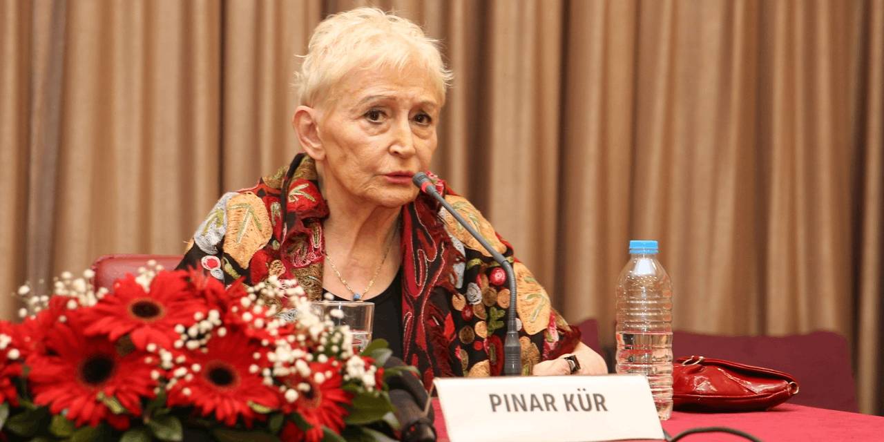Pınar Kür kimdir?