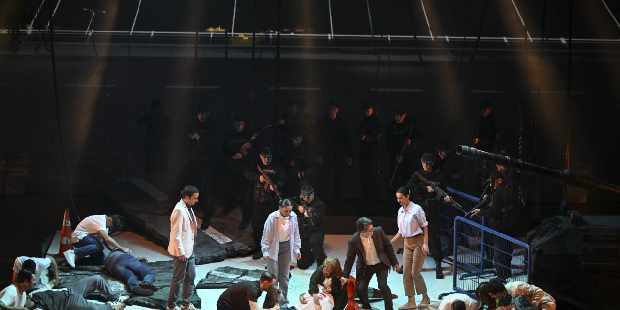 Cumhurbaşkanı Erdoğan, "En Uzun Gece" destanının ilk temsiline katıldı