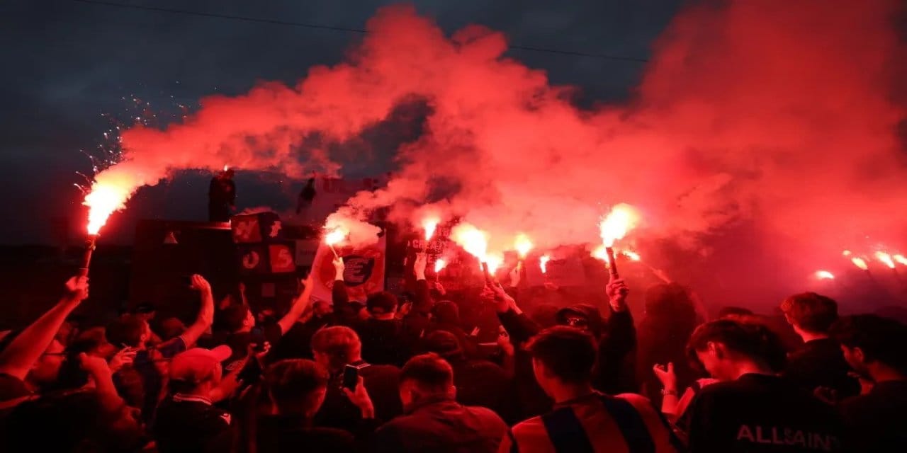 Saray protestosu: Ortalık yangın yerine döndü