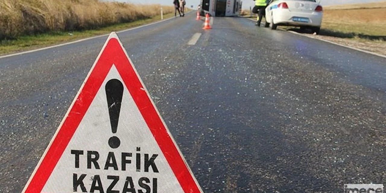 Sivas'ta eski vali Karaömeroğlu ve 3 kişi kaza geçirdi