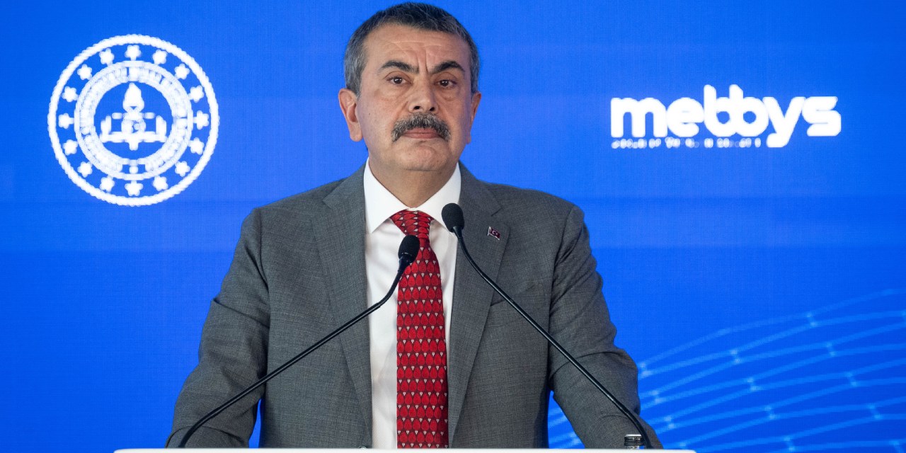 Yusuf Tekin LGS devam ederken soruların paylaşıldığını bir kez daha kabul etti