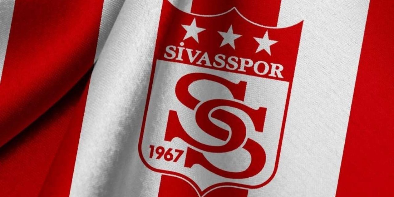 Sivasspor'a kötü haber: Yıldız oyuncunun hem çapraz bağları koptu hem omzu çıktı