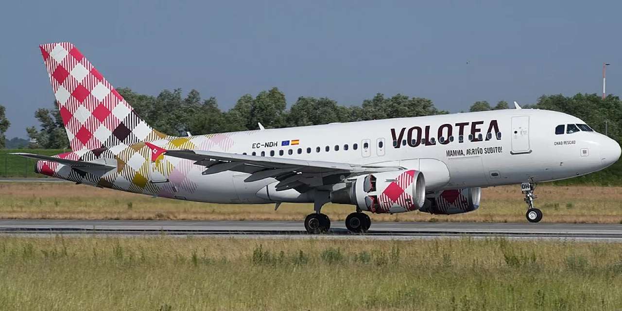 Yolcu uçağı kullanarak intihar etti