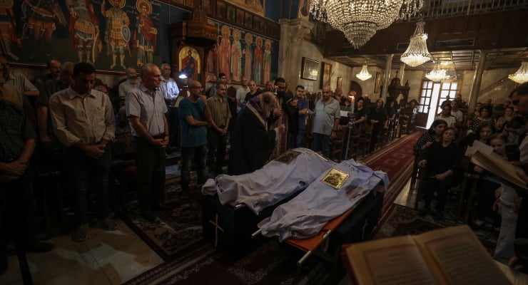 İsrail Gazze'de kiliseyi vurdu