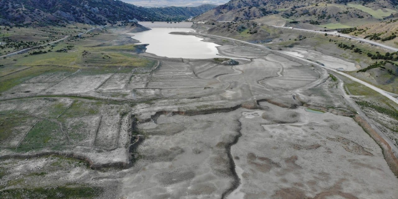 Barajlar alarm veriyor: Su seviyesi geçen yılın yarısından az
