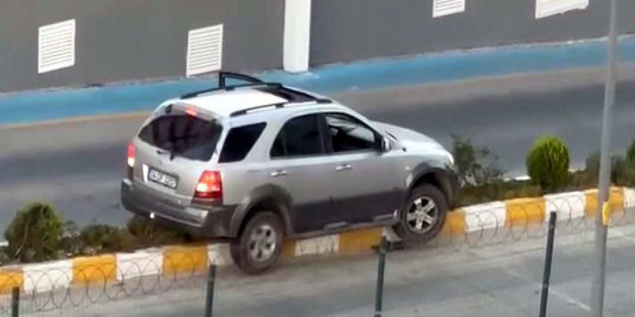 Kestirmeden yola girecekti; refüjde asılı kaldı