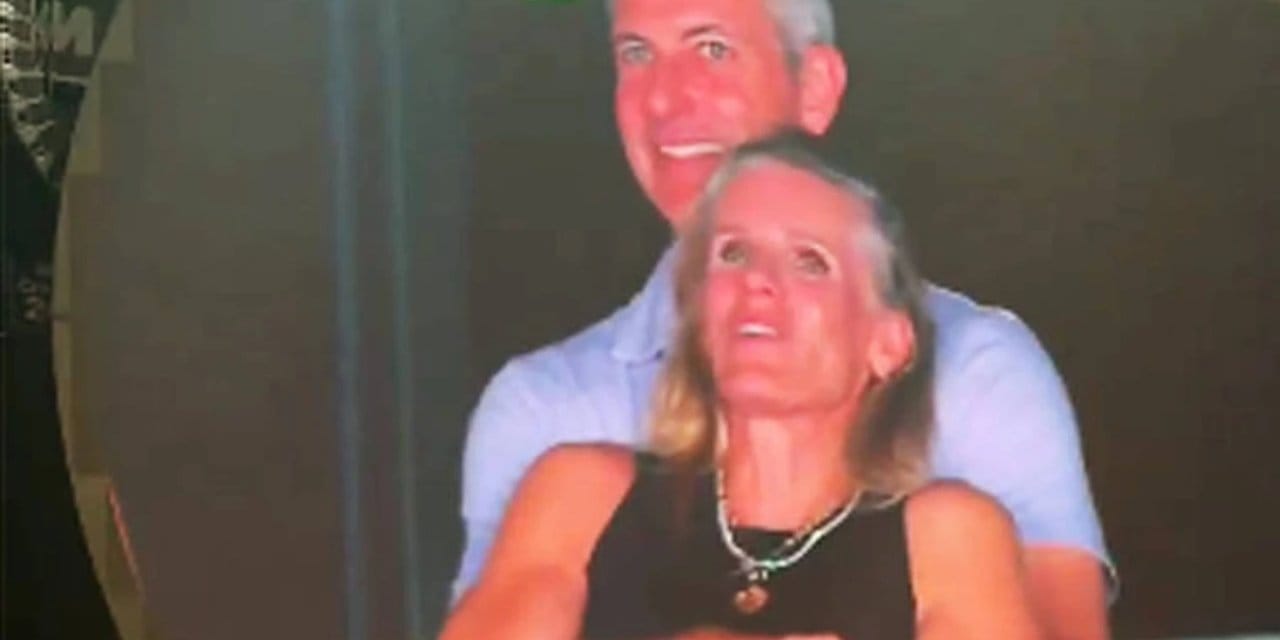 Yasak aşk skandalı: İkisi de evli olan CEO ile İnsan Kaynakları Müdürü konserde sarmaş dolaş kameralara yakalandı