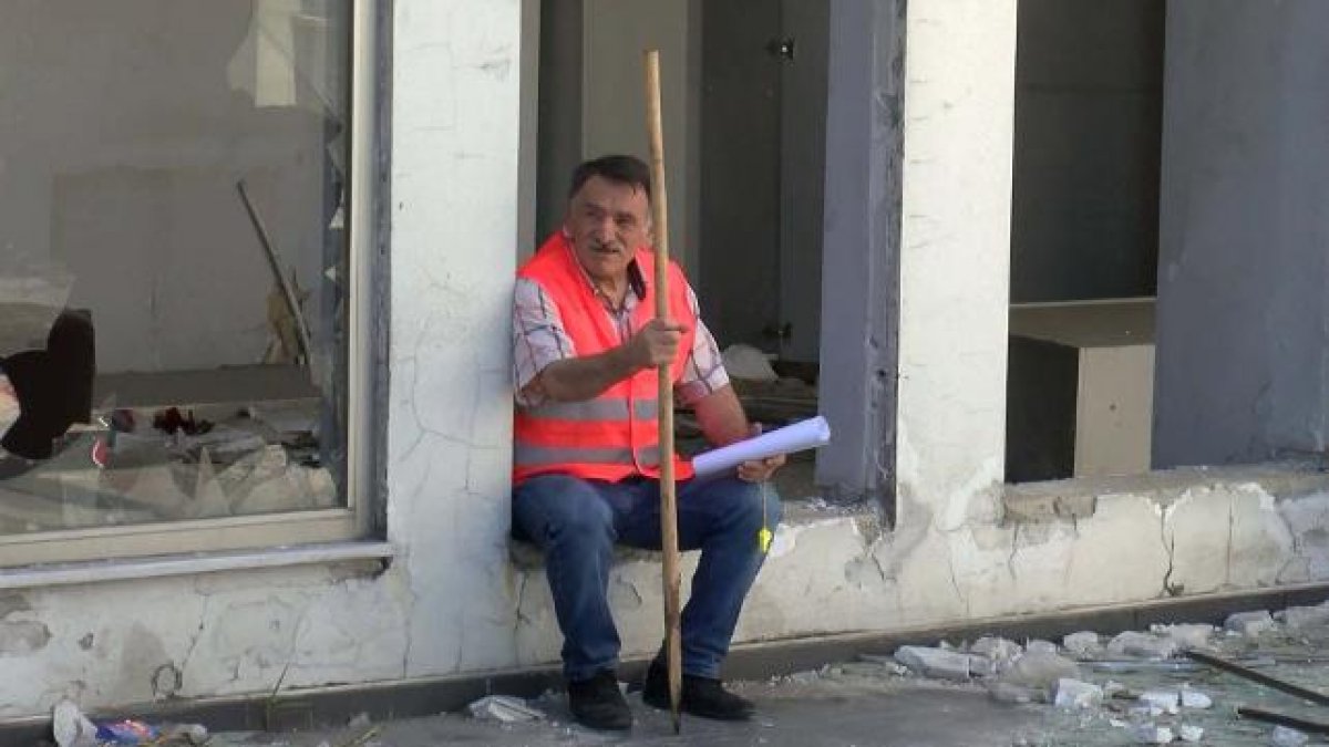 Ünlü markanın fabrikasında yağmalamaya karşı sopalı nöbet! 