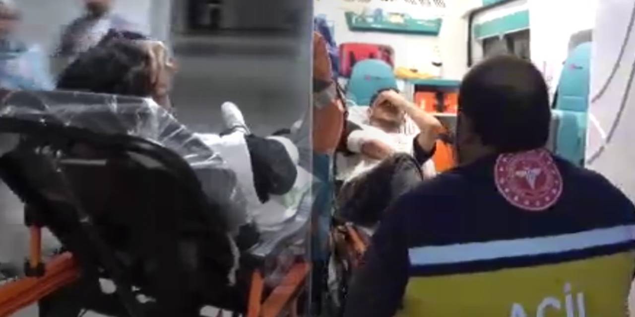 Tartışma kavgaya dönüştü! İki arkadaş birbirlerine bıçakla saldırdı