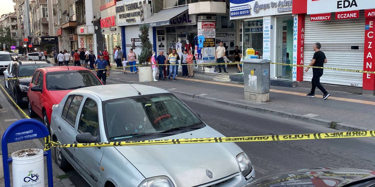 ATM önünde beklerken satırlı saldırıya uğradı