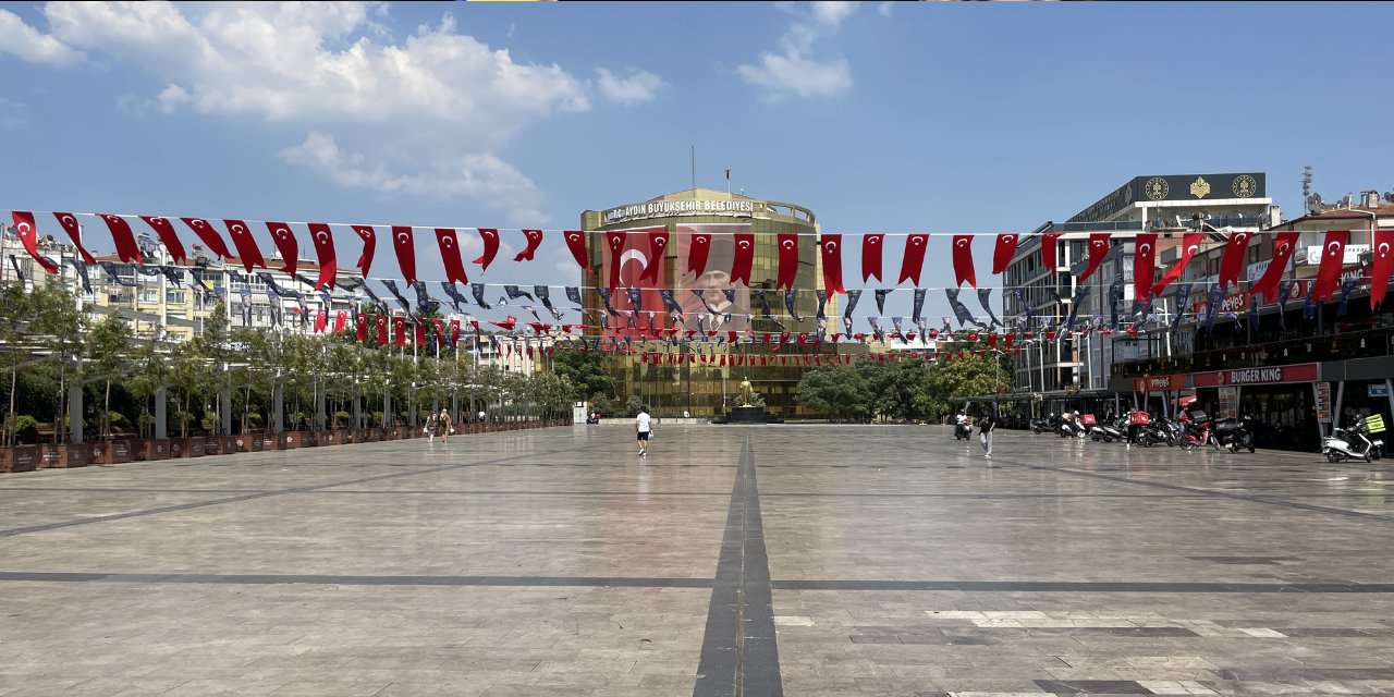 Aydın'dan kaçan kaçana: Şehir bomboş kaldı