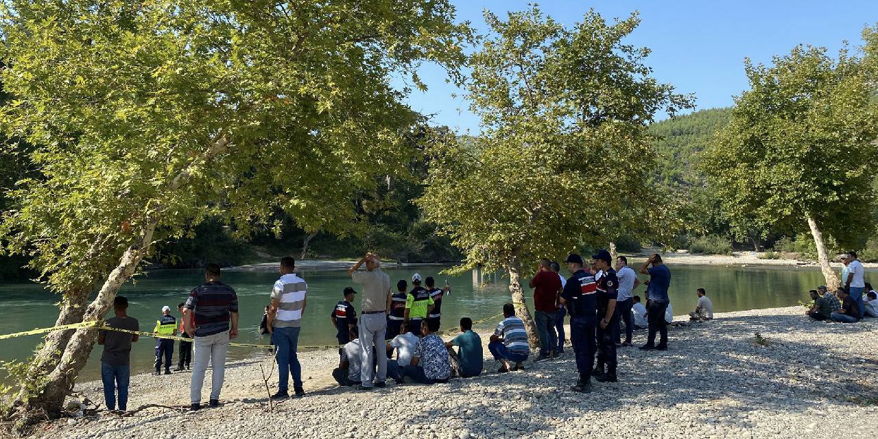 Antalya'da ırmakta akıntıya kapılan çocuk kayboldu