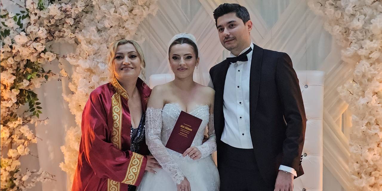 Kendi kızının nikahını kıydı! "Ağlarsam kusura bakmayın"