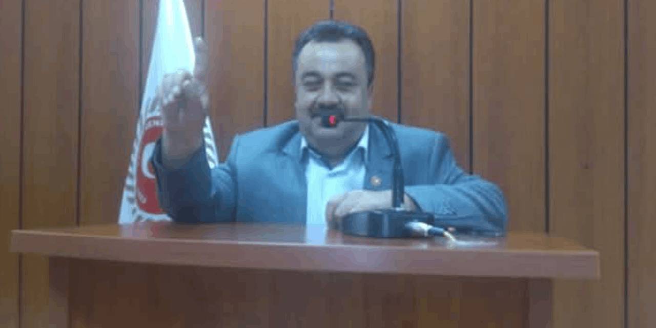 MHP'li Karaçam partisinden istifa etti