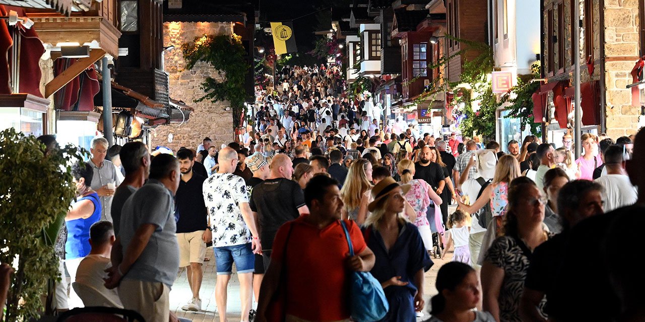 Antalya'ya akın ettiler: Sadece 1 günde dolup taştı