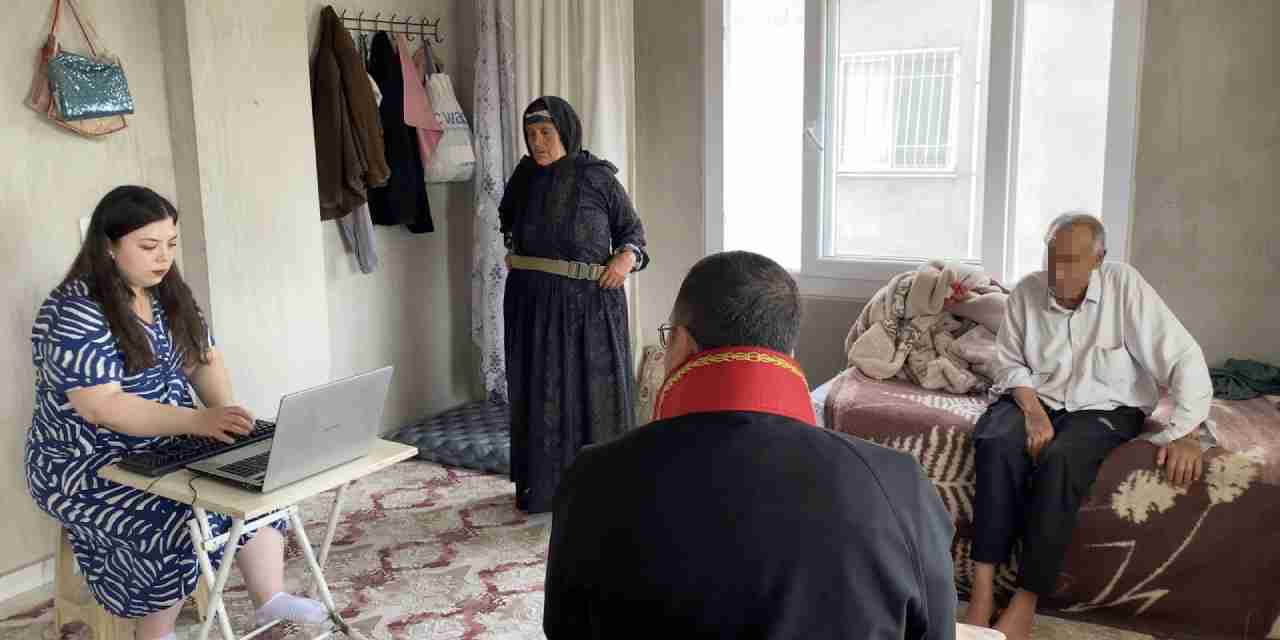 Sağlık sorunları nedeniyle mahkemeye gidemeyen müştekinin ifadesi evinde alındı
