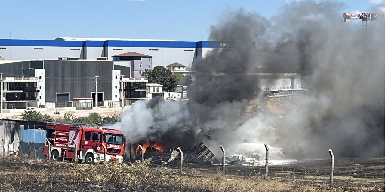 Ot yangını geri dönüşüm tesisine sıçradı