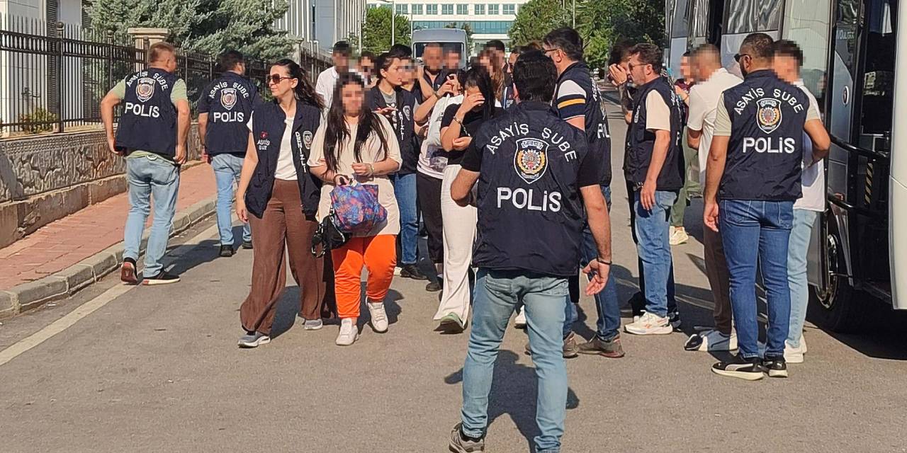 Para alıp buluşmaya gitmediler: Eskort dolandırıcılığında 26 kişi tutuklandı