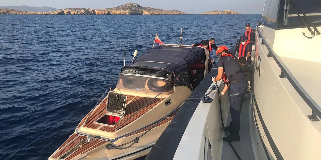 Datça açıklarında 22 düzensiz göçmen kurtarıldı