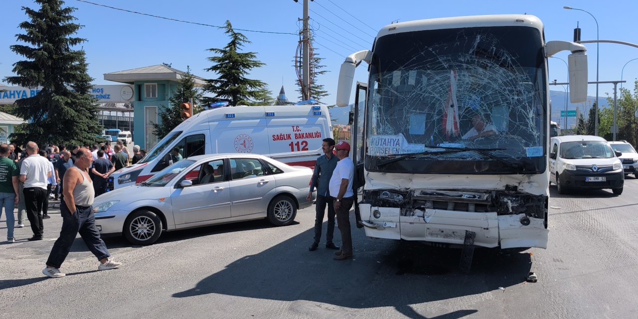 İşçi servisi LPG yüklü tankere çarptı: 35 yaralı