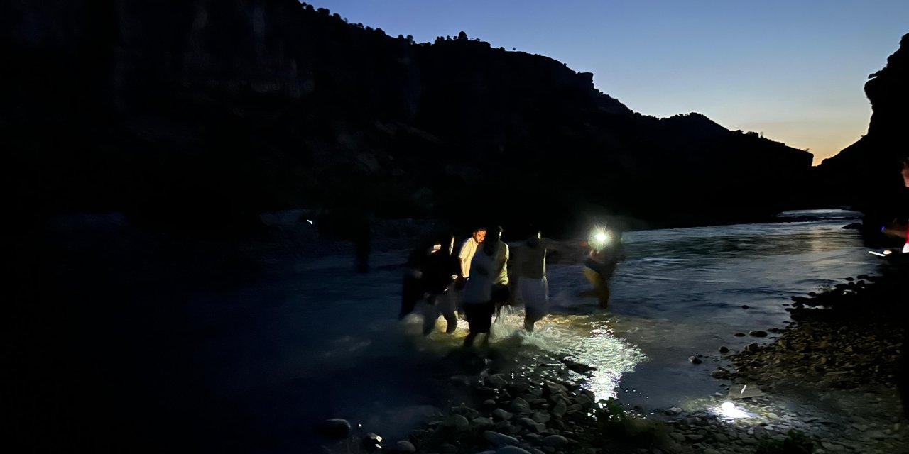 Serinlemek için girdiği çayda 21 yaşında hayata veda etti