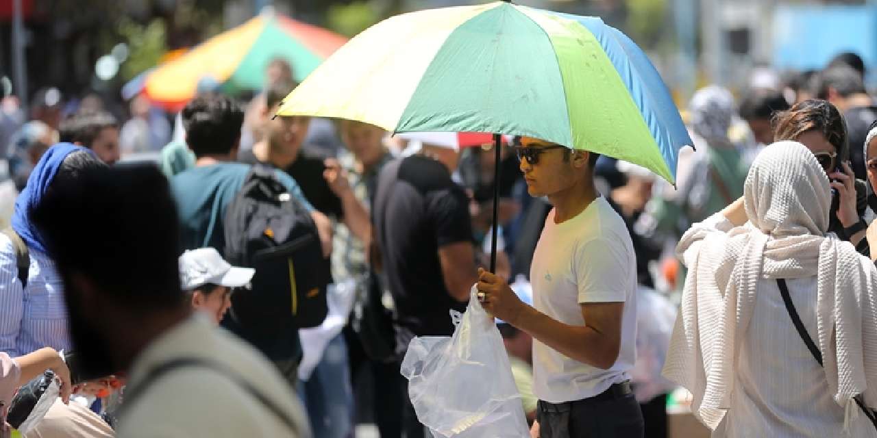 Aşırı sıcaklar nedeniyle bir günlük resmi tatil ilan edildi