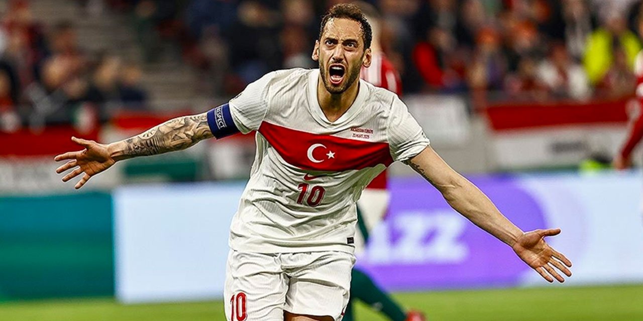 Hakan Çalhanoğlu'nun hangi takımda oynayacağını menajeri açıkladı