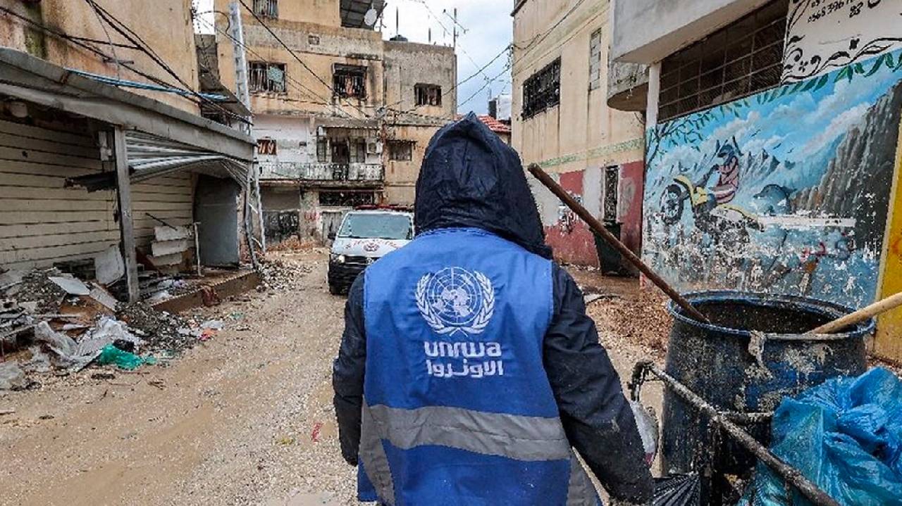 UNRWA'dan Gazze açıklaması:  Personelimiz de dahil insanlar açlıktan bayılıyor