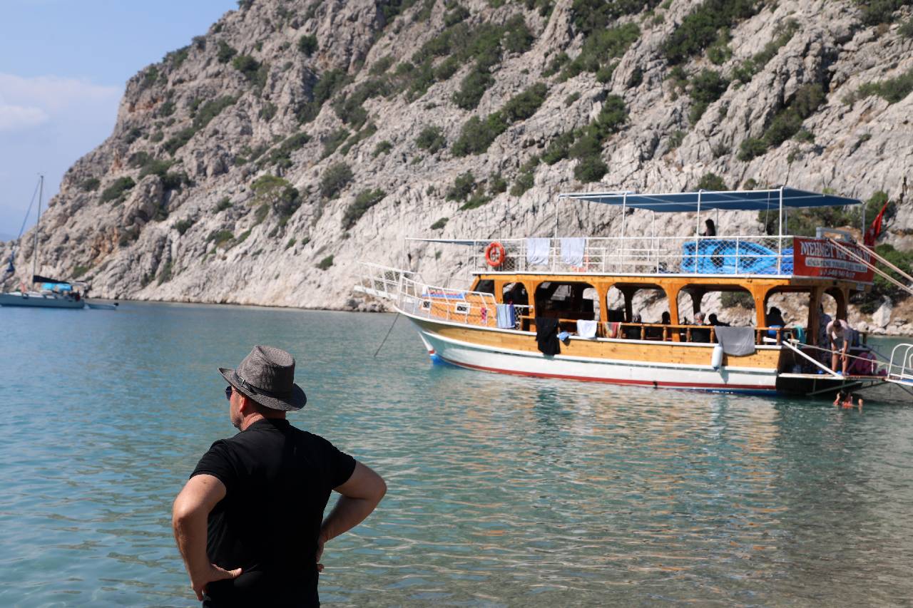 Tatilciler fotoğraf sırasında: Antalya'da Tayland havası estiriyor
