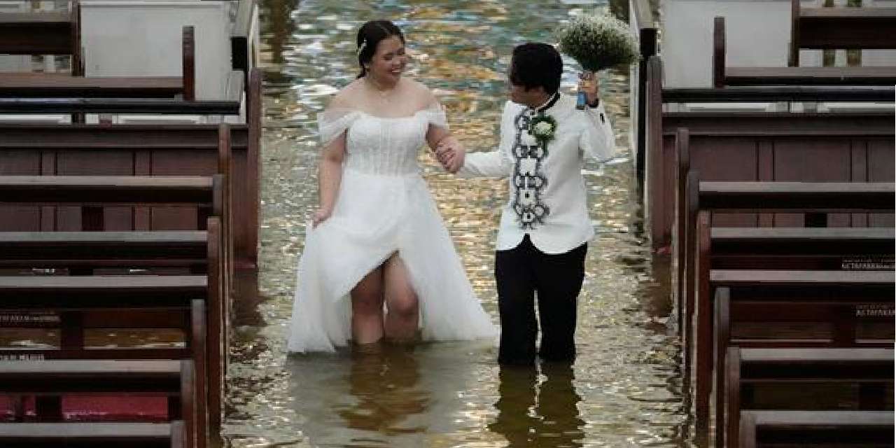 Çok aşık çifti tufan bile vazgeçiremedi